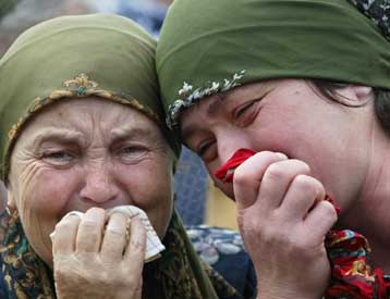 Σε βαρύ πένθος ολόκληρη η Ρωσία, καθώς μετρά ακόμη τους νεκρούς του Μπεσλάν