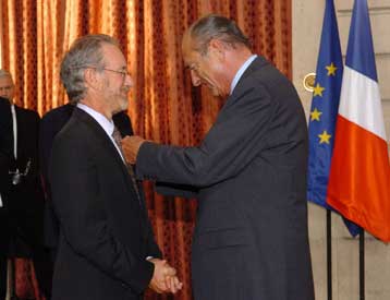 Η Γαλλία τίμησε τον Σπίλμπεργκ για την προσφορά του στον αγώνα κατά της μισαλλοδοξίας