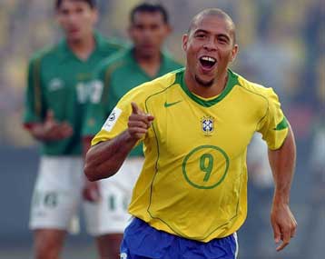 Πήρε… κεφάλι η Βραζιλία στα προκριματικά του Μουντιάλ 2006-«Μάχη» στο Σαντιάγο