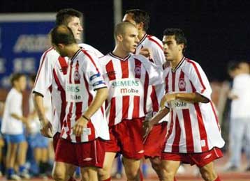 Κάποιοι θέλουν δέκα μπάλες στο ματς αλλά εμείς έχουμε μόνο μία, λέει ο Μπάγεβιτς