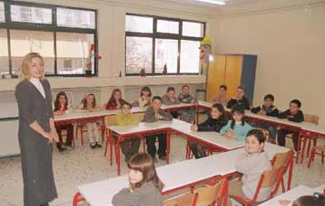 Έλλειψη ωρομίσθιων καθηγητών καθυστερεί την έναρξη λειτουργίας στα Ολοήμερα σχολεία