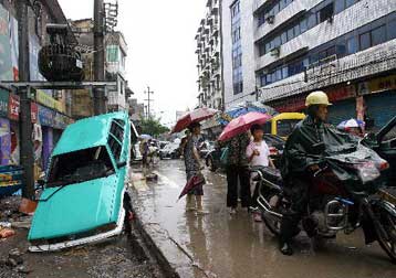 Ξεπέρασαν τους 100 οι νεκροί από τις πλημμύρες στη νοτιοδυτική Κίνα