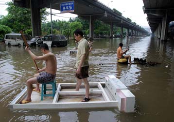 Στους 180 οι νεκροί από τις πλημμύρες στη νοτιοδυτική Κίνα