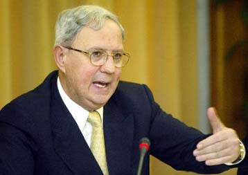 Αισιόδοξος για ανάπτυξη, ανήσυχος για πληθωρισμό και καταναλωτικά δάνεια ο Γκαργκάνας