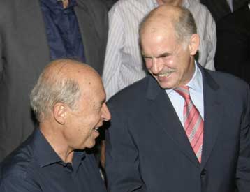 Με στόχο την άρση των παρεξηγήσεων η συνάντηση Παπανδρέου – Σημίτη την Παρασκευή