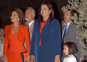 Τεταμένες οι σχέσεις Μπακογιάννη-Αγγελοπούλου με αφορμή την αφή της Φλόγας στο Θησείο