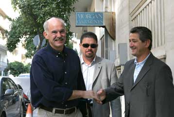 Ταύτιση απόψεων διαπιστώθηκε στη συνάντηση Παπανδρέου – Σημίτη