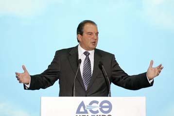 Δέσμευση Καραμανλή στη ΔΕΘ για έμφαση στην περιφέρεια και τήρηση εξαγγελιών