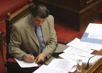 Διέψευσε πιέσεις για την τροπολογία της ΕΠΟ ο Γ.Ορφανός