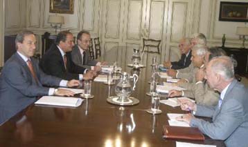 Θετικές οι εξαγγελίες Καραμανλή, λέει η ΓΣΕΒΕΕ – Απογοήτευση για το χρονοδιάγραμμα