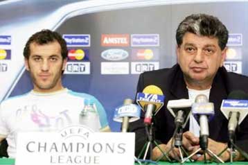 Σύνθημα νίκης εν όψει Ρόζενμποργκ από Σουμ και Γκούμα