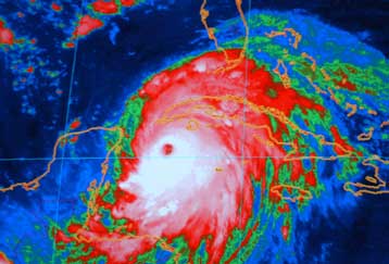 «Οχυρώνονται» τα δυτικά παράλια της Κούβας εν όψει του ισχυρού τυφώνα