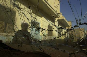 Νέο βίντεο με τον αποκεφαλισμό Τούρκου ομήρου – Απαγωγή δύο Αυστραλών στο Ιράκ