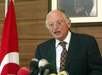 Σκεπτικισμό εκφράζει η Κομισιόν για την ποινικοποίηση της μοιχείας στην Τουρκία