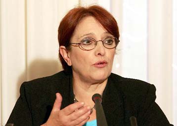 ΝΔ και ΠΑΣΟΚ «σπέρνουν αγκάθια για τους εργαζόμενους», δήλωσε η Αλέκα Παπαρήγα