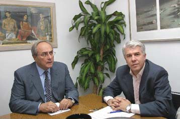 Ελλείψεις στην Παιδεία και στραγγαλισμό των μικρών επιχειρήσεων καταγγέλει ο ΣΥΝ