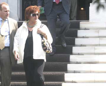 Οι όροι για την Παιδεία καθορίζονται από το Σύνταγμα, απαντά στο ΚΚΕ η Μ.Γιαννάκου