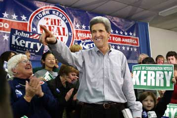 Στο πλευρό του Τζον Κέρι οι «χήρες της 11ης Σεπτεμβρίου»