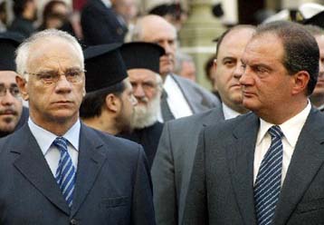 Δεν υπάρχει θέμα απομάκρυνσης του Σπ.Σπηλιωτόπουλου, λέει η κυβέρνηση