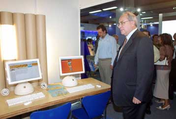 «Δήθεν τυχαίες» οι δηλώσεις του ΣΕΒ για το ασφαλιστικό, εκτιμά ο Ν.Κωνσταντόπουλος