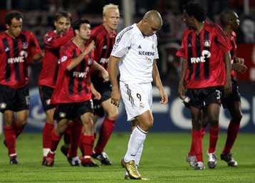 Ανετα η Λίβερπουλ, διασυρμός της Ρεάλ, ισοπαλία η Μάντσεστερ, διακοπή στη Ρώμη