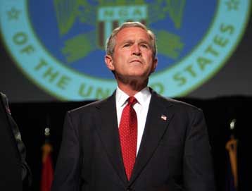 Οι μεταρρυθμίσεις Πούτιν υπονομεύουν τη δημοκρατία στη Ρωσία, ισχυρίζεται ο Μπους