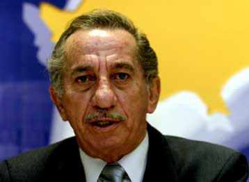 Τουρκοκύπριος «υπουργός» επιβεβαιώνει τις μυστικές συναντήσεις Παπαδόπουλου-Σ.Ντενκτάς