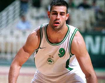 Ο Κώστας Μάγλος έκλεισε το ρόστερ της ομάδας μπάσκετ του ΠΑΟΚ