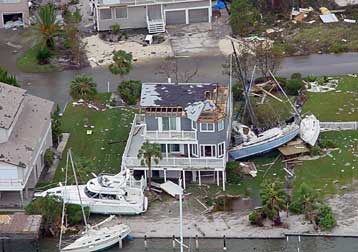 Τριάντα νεκροί από το πέρασμα του τυφώνα Ιβάν από τη Φλόριντα
