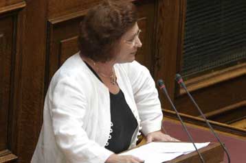 Στη Βουλή μεταφέρθηκε η κόντρα Γιαννάκου – ΠΑΣΟΚ για διευθυντές και «μήνυμα»