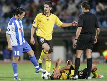 Η απουσία του παίκτη-ηγέτη στην ΑΕΚ προβληματίζει τον Σάντος