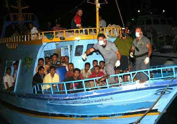 Ετοιμη να άρει μονομερώς το εμπάργκο κατά της Λιβύης η Ιταλία