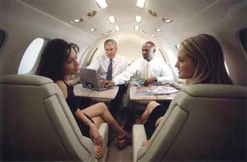 Κινητά τηλέφωνα και στα επιβατικά αεροσκάφη από το 2006