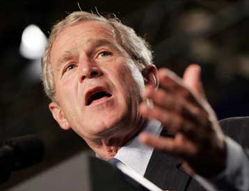 Σε τρεις τηλεμαχίες εν όψει των προεδρικών εκλογών προσανατολίζονται Μπους - Κέρι