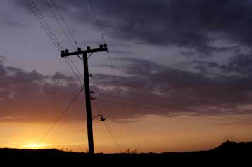 Αποκαθίσταται η ηλεκτροδότηση στην Ανατολική Αττική