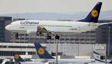 Υποχώρηση της Lufthansa για το νέο τρόπο έκδοσης εισιτηρίων
