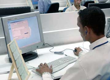 Δεν έχει λάβει διαστάσεις η απάτη με τα e-mail, λέει ο Τραπεζικός Διαμεσολαβητής