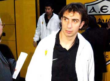 Νοκ άουτ για τέσσερις μήνες ο Βασίλης Μπορμπόκης