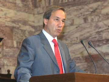 Tη δημοσιονομική απογραφή και την αναθεώρηση μεγεθών δικαιολογεί η κυβέρνηση