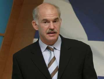 Προεκλογική ετοιμότητα ζήτησε από τα στελέχη του ο Γ.Παπανδρέου