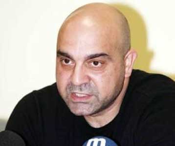 Ντέρμπι στη θεωρία και όχι στην ουσία, λέει για το ματς με τον Ολυμπιακό ο Χατζάρας