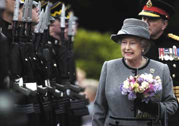 Eισβολέας παραβίασε τα διαμερίσματα της βασίλισσας Ελισάβετ