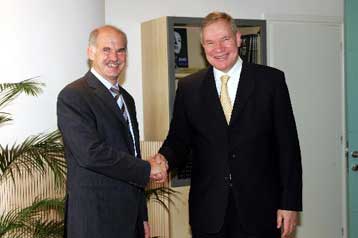 Συνάντηση Παπανδρέου-Λιπόνεν για τις εξελίξεις στην ΕΕ και τις διμερείς σχέσεις