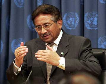 Ιστορική συνάντηση των ηγετών Ινδίας-Πακιστάν στα Ηνωμένα Έθνη