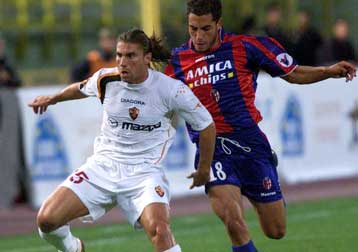 Mε 9 παίκτες η Μπολόνια 3-1 τη Ρόμα, αποβλήθηκε ο Ζαγοράκης, παραιτήθηκε ο Φέλερ