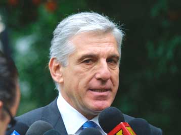 Η απογραφή φέρνει πρόστιμα και περικοπές από τις Βρυξέλλες, δηλώνει ο Γ.Παπαντωνίου