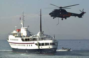 «Θρίλερ» με σκάφος που μετέφερε 80 λαθρομετανάστες στην Κρήτη