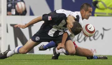 Ισοπαλία 1-1 απέσπασε η Μάιντς από τη Ντόρτμουντ, το Αμβούργο 2-1 τη Χέρτα