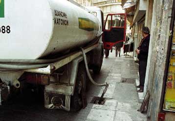 Ανησυχία στους καταναλωτές για επερχόμενο κύμα ανατιμήσεων