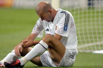 Επιστρέφει ο Ζιντάν, μένει εκτός ο Σκόουλς, απών ο Γιούρκας, ατύχημα είχε ο Ρομέρο